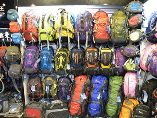 濟南槐蔭小跑戶外用品店 一站式鞋帽裝備，助您暢享戶外時光